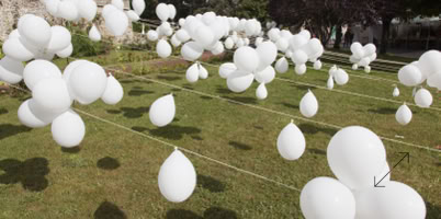 500 ballons pourMy Blood Mikado by DEC pour Sculptures en l'ile le GrisyCode by DEC