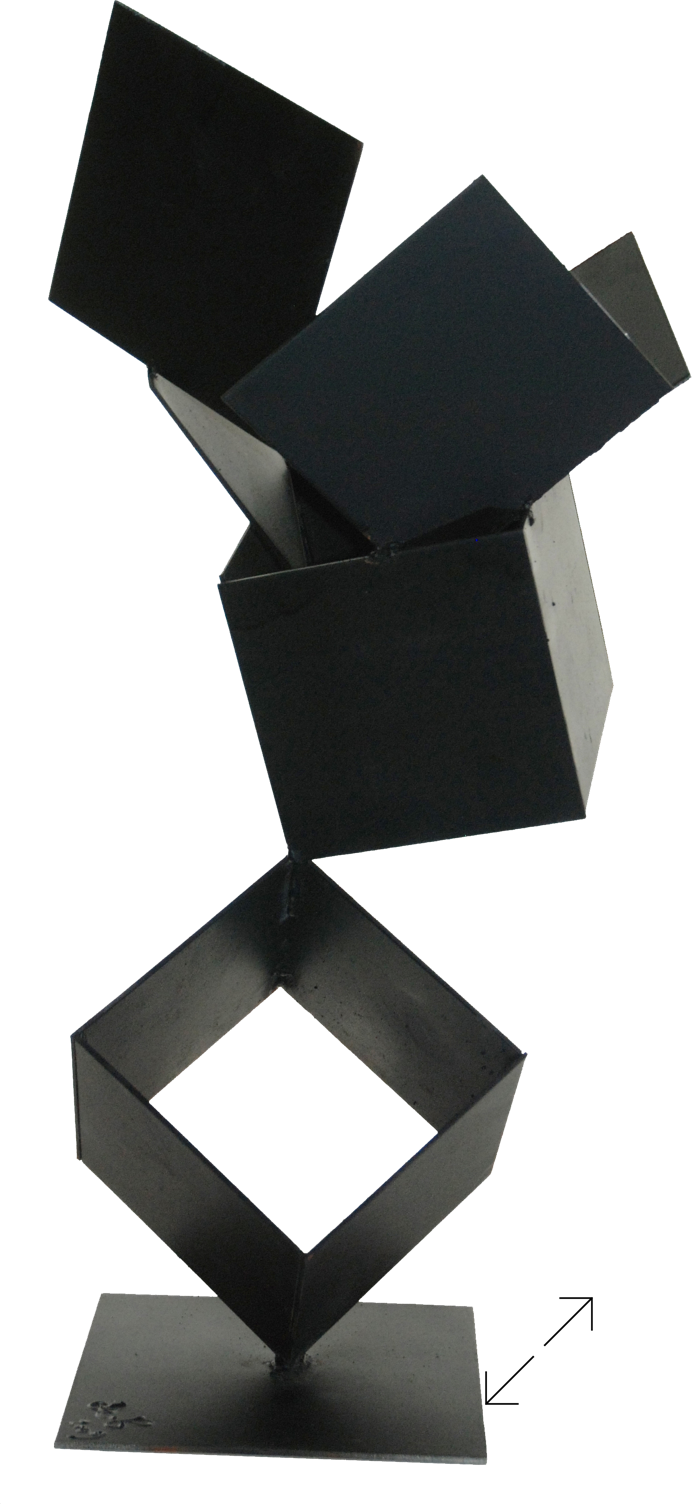 DEC designer plasticien présente ses sculptures.